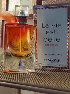 La Vie Est Belle En Rose Eau de Toilette - Amber Pink